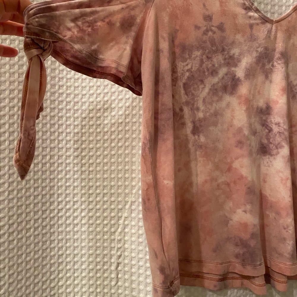 American Eagle Cold Shoulder Tank